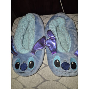 Disney Lilo and Stitch Size S/M Kids Slippers. EUC